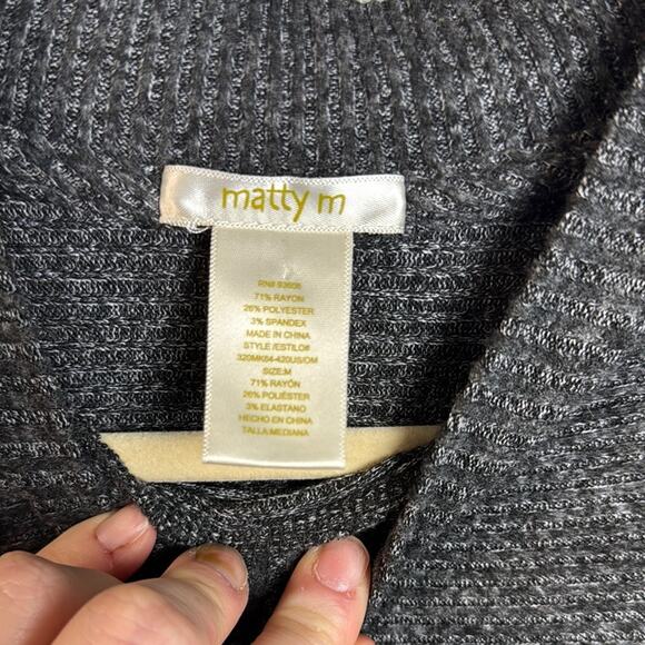 Matty M Gray Tunic with Relaxed Fit and Long Sleeves - Picture 2 of 5